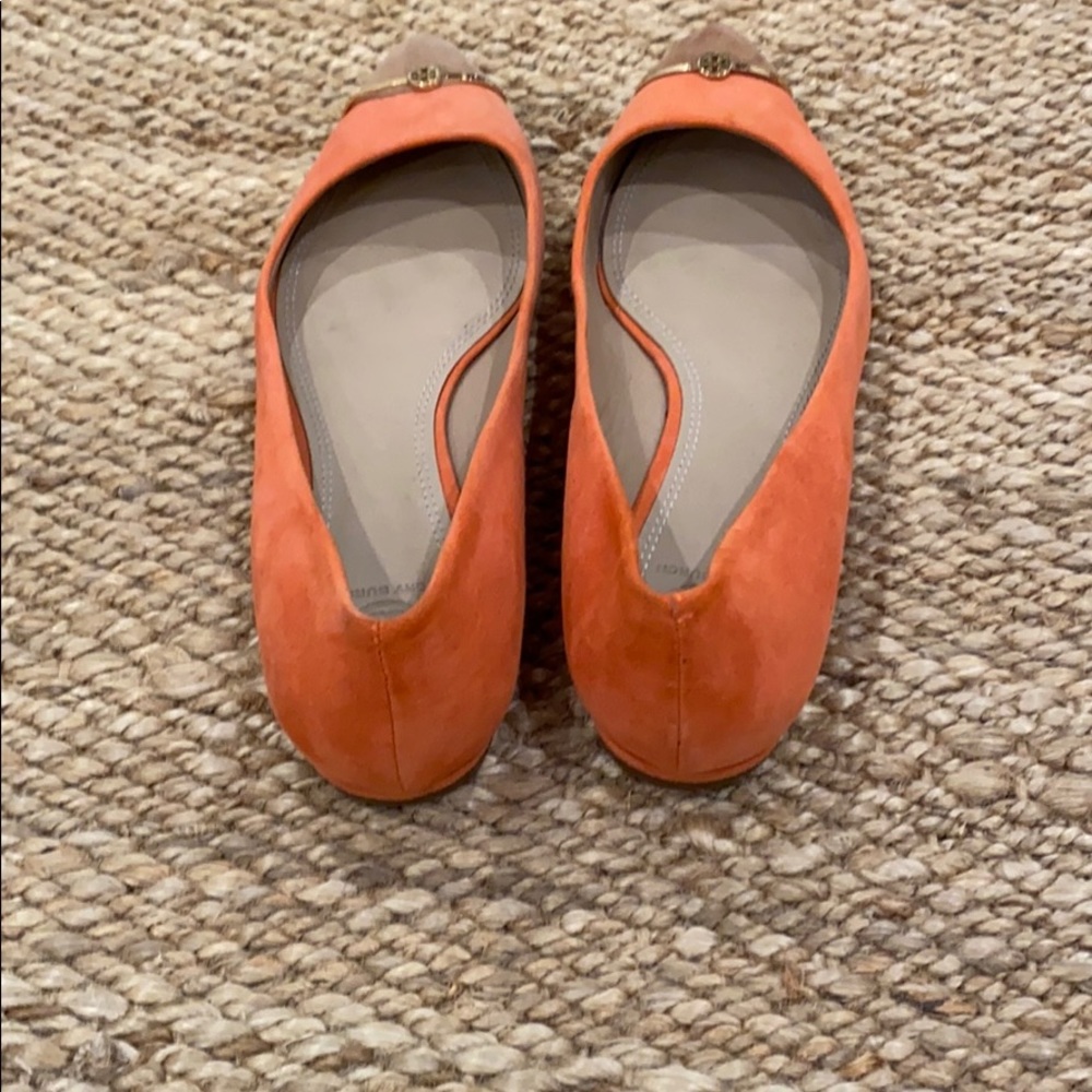 TORY BURCH ORANGE/TAN SUEDE FLATS - Picture 3 of 11